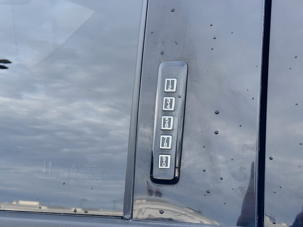 Used 2024 Ford F250 Lariat AWD/4WD image 45