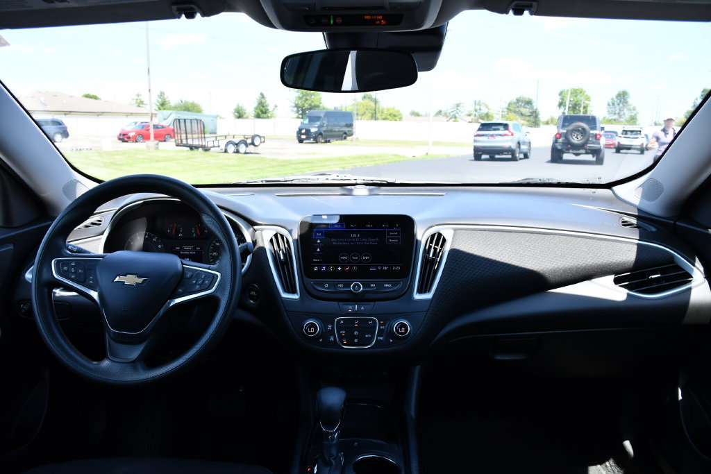 Used 2023 Chevrolet Malibu LT FWD image 22