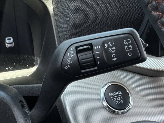 Used 2025 Ford Explorer Active w/ Active Comfort Package RWD image 24