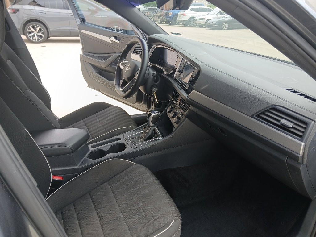 Used 2024 Volkswagen Jetta Sport FWD image 17