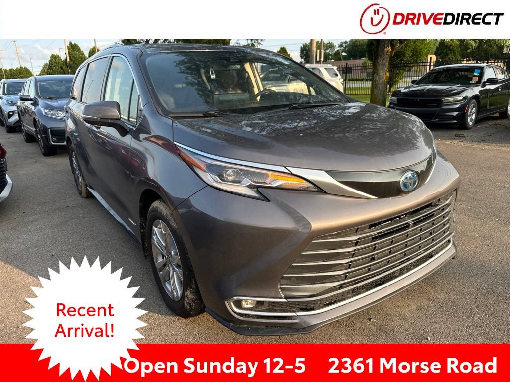 Used 2021 Toyota Sienna Platinum AWD/4WD image 1