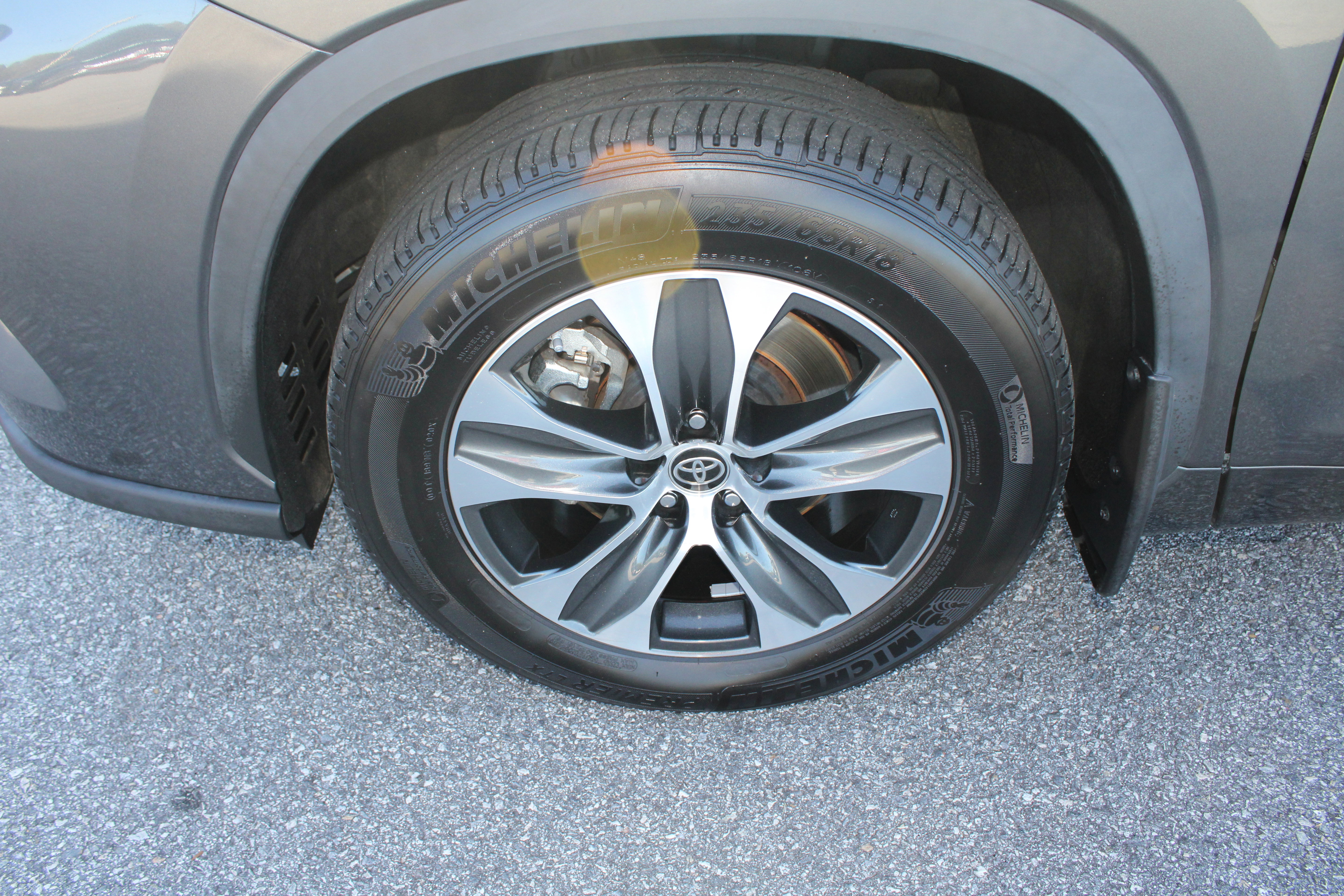 Used 2023 Toyota Highlander XLE image 10