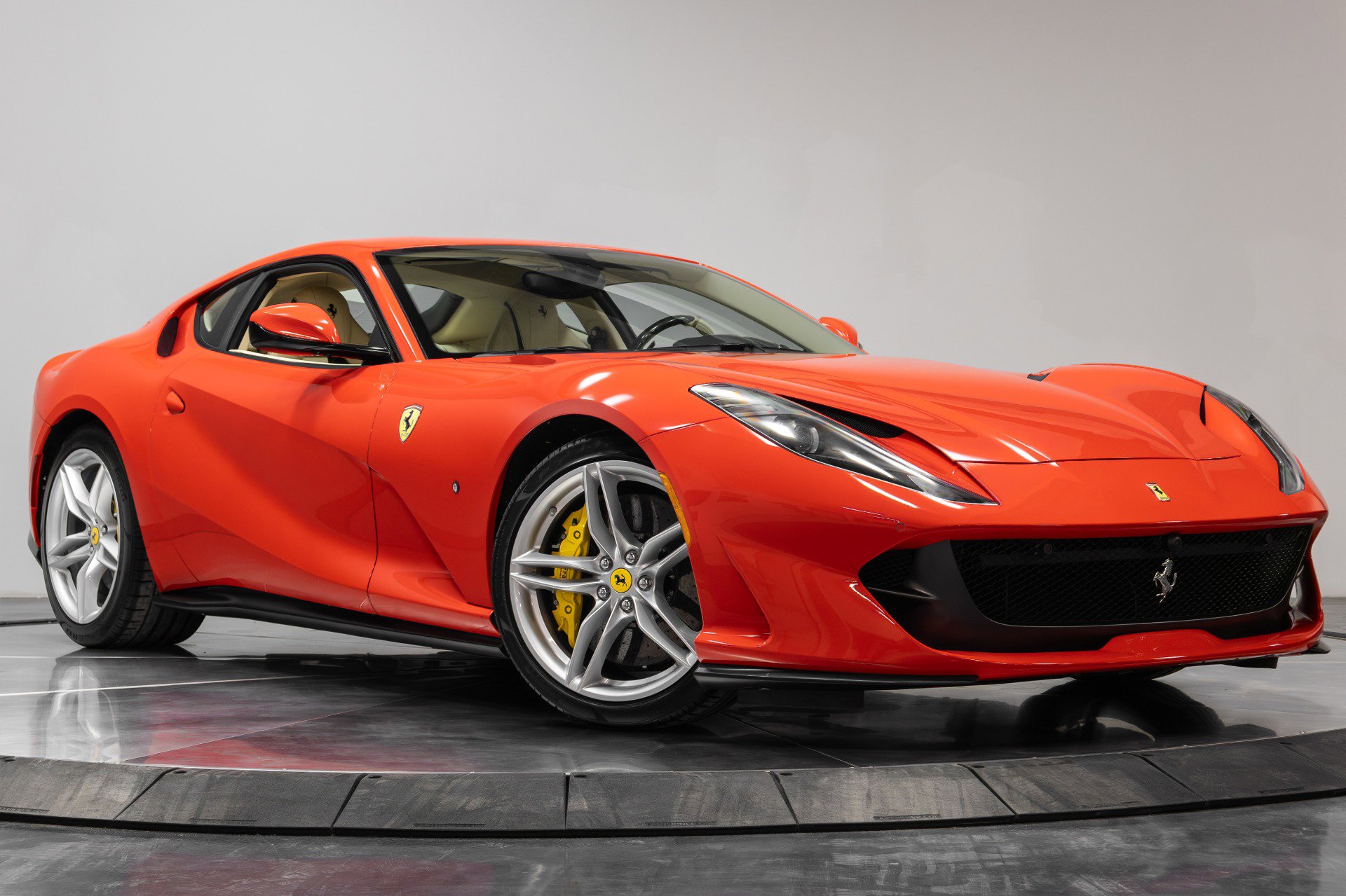 Used 2018 Ferrari 812 Superfast image 64