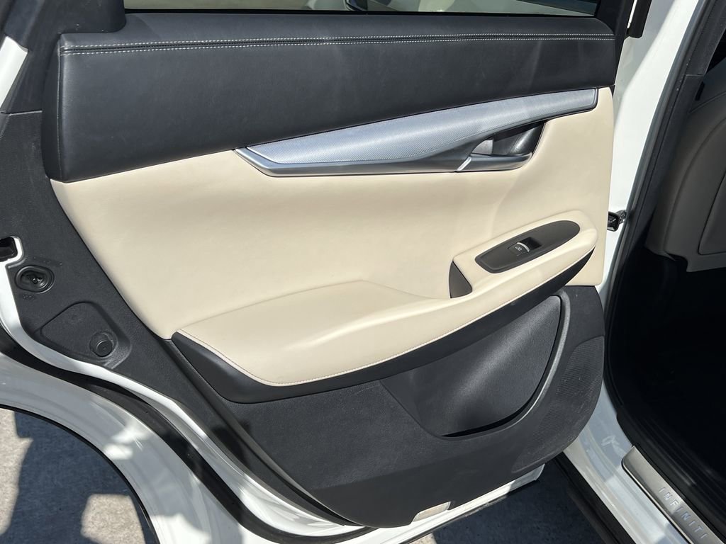 Used 2021 INFINITI QX50 Essential w/ Convenience Package image 18