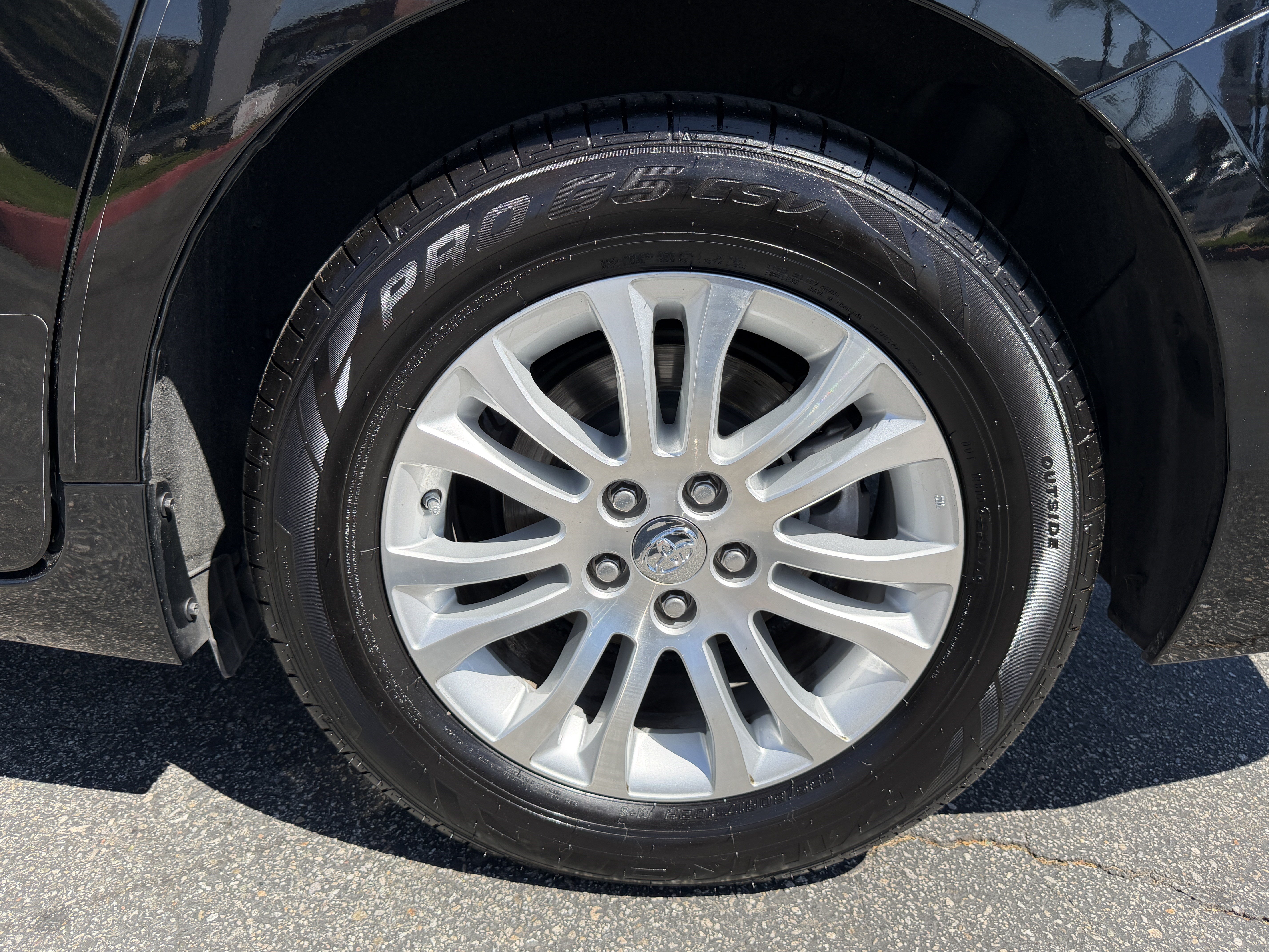 Used 2017 Toyota Sienna XLE w/ XLE Navigation Package FWD image 11