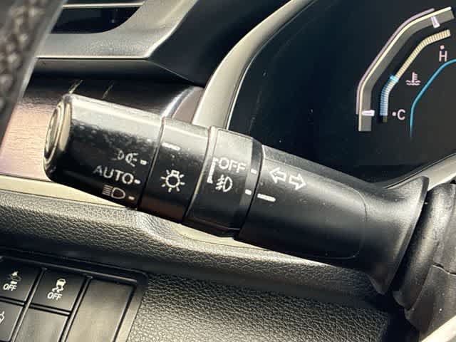 Used 2018 Honda Civic Touring image 29