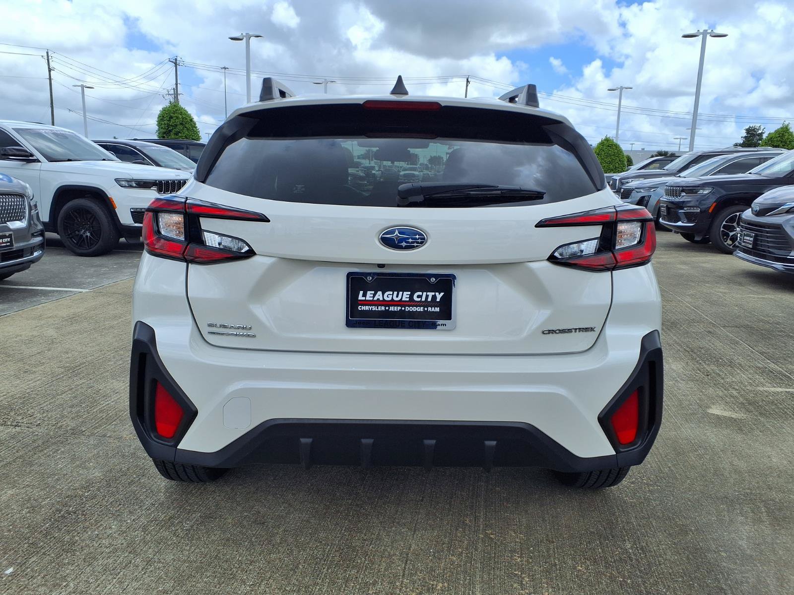 Used 2025 Subaru Crosstrek 2.5i Premium AWD/4WD image 6