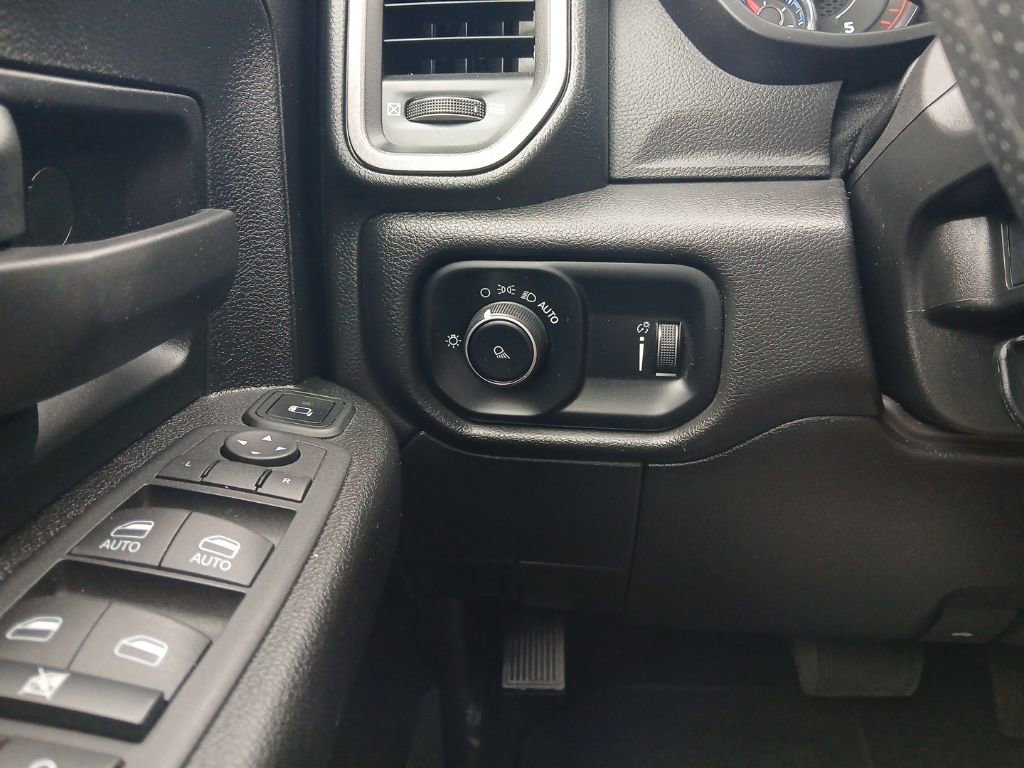 Used 2024 RAM 3500 Tradesman w/ Chrome Appearance Group image 13