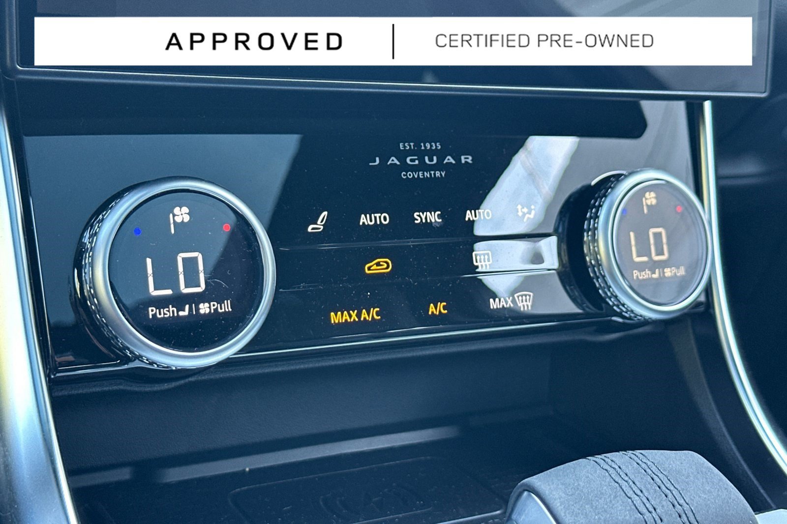 Used 2024 Jaguar XF R-Dynamic SE AWD/4WD image 18