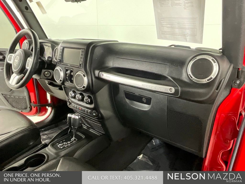 Used 2016 Jeep Wrangler Unlimited Rubicon image 30