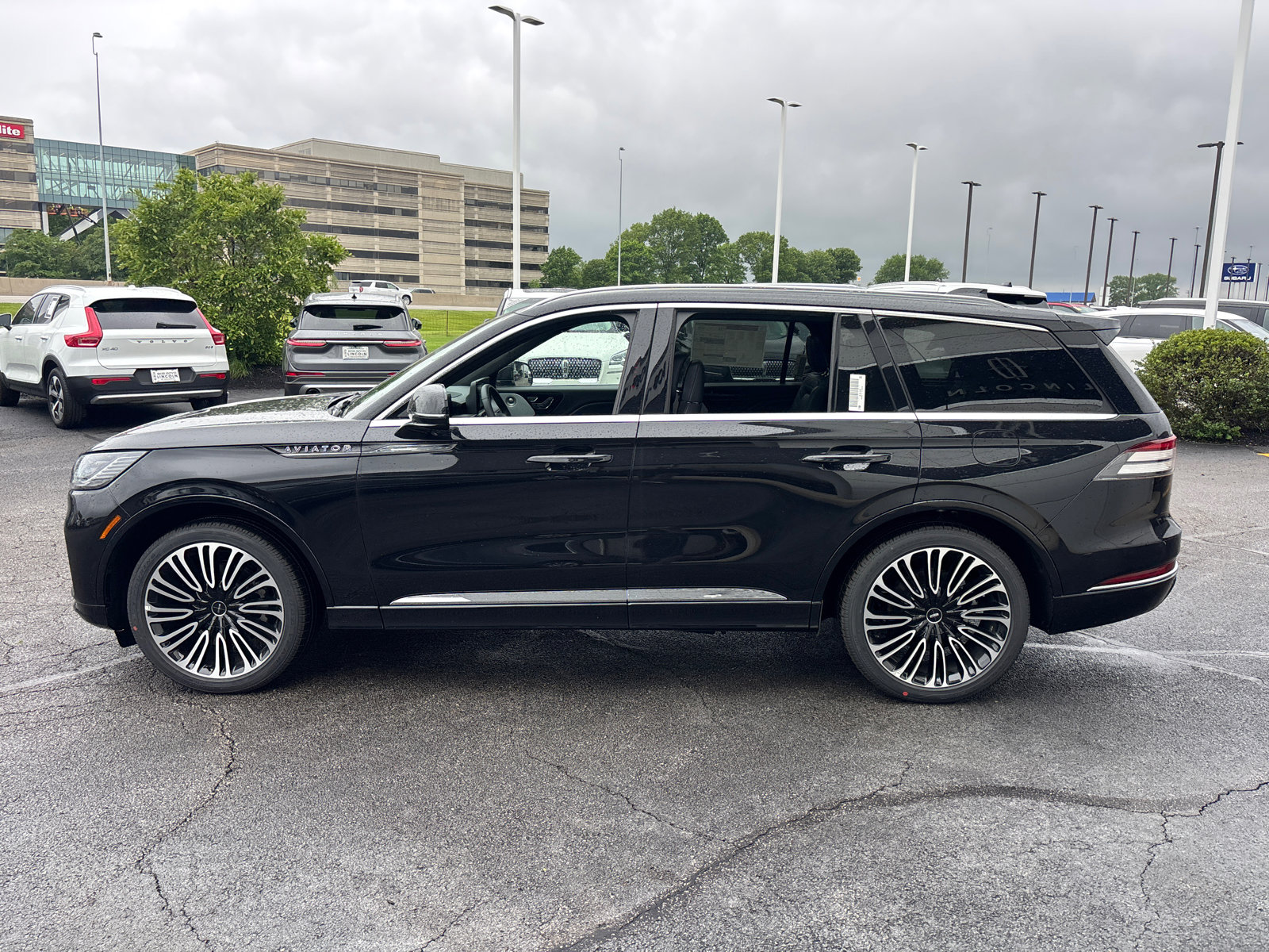 New 2026 Lincoln Aviator Black Label w/ Dynamic Handling Package AWD/4WD image 4
