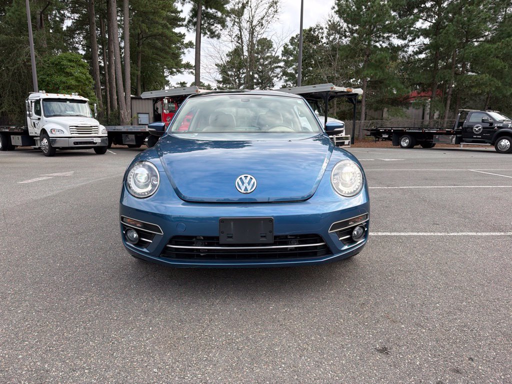 Used 2019 Volkswagen Beetle 2.0T SE w/ SE Premium Package FWD image 3
