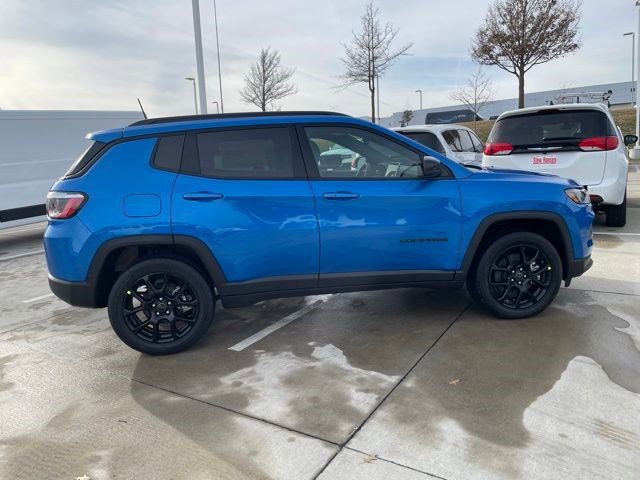 New 2026 Jeep Compass Latitude AWD/4WD image 7