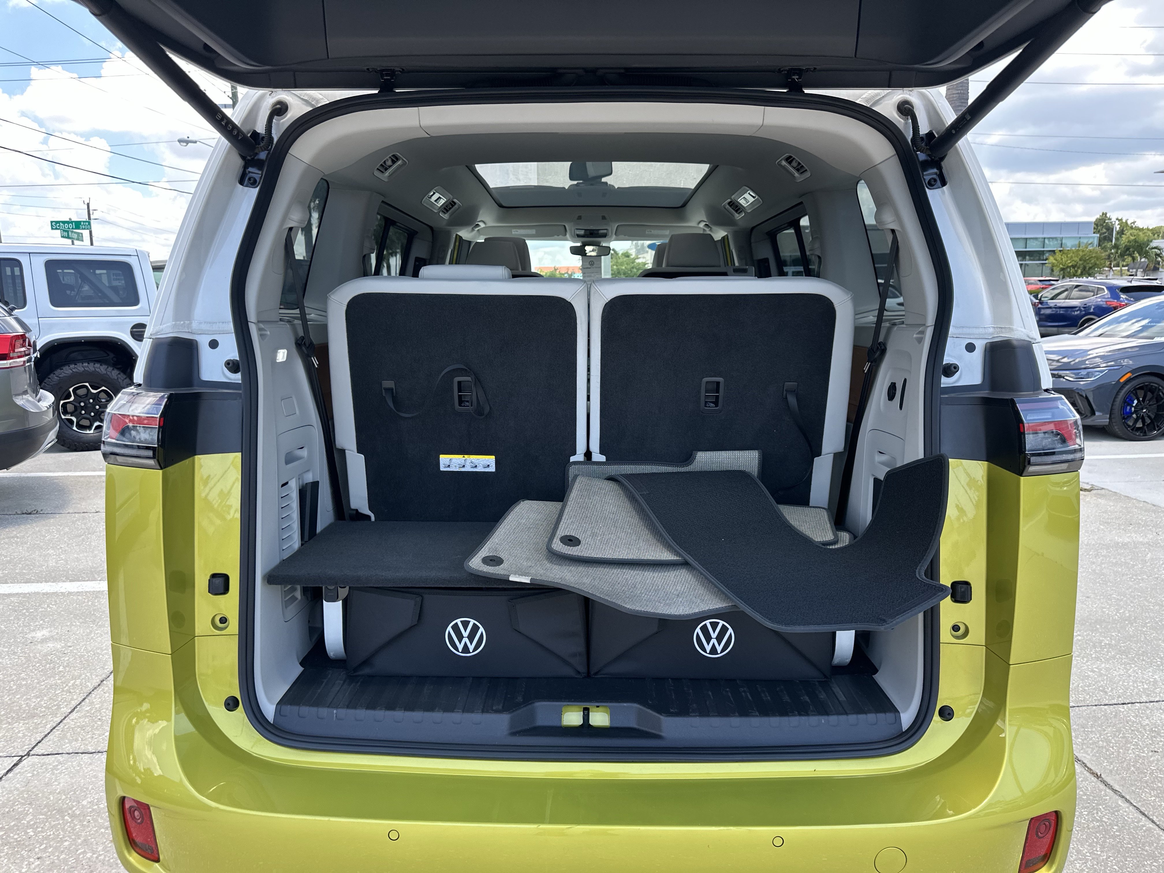 Certified 2025 Volkswagen ID. Buzz Pro S Plus w/ Cupholders Package RWD image 6