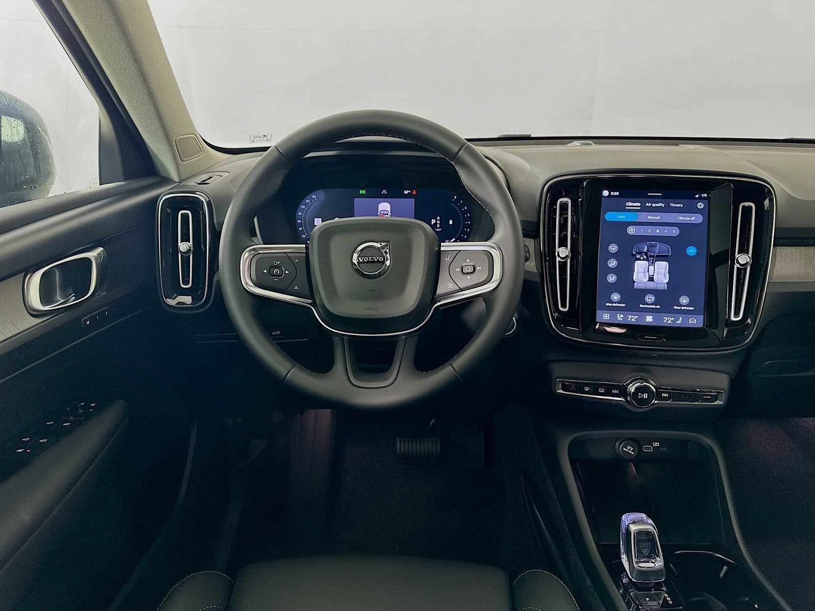 New 2026 Volvo XC40 B5 Plus w/ Protection Package Premier AWD/4WD image 15
