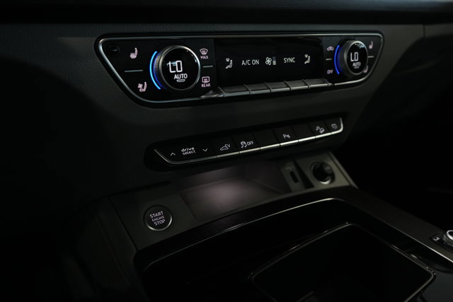 Used 2024 Audi Q5 e Premium Plus image 25