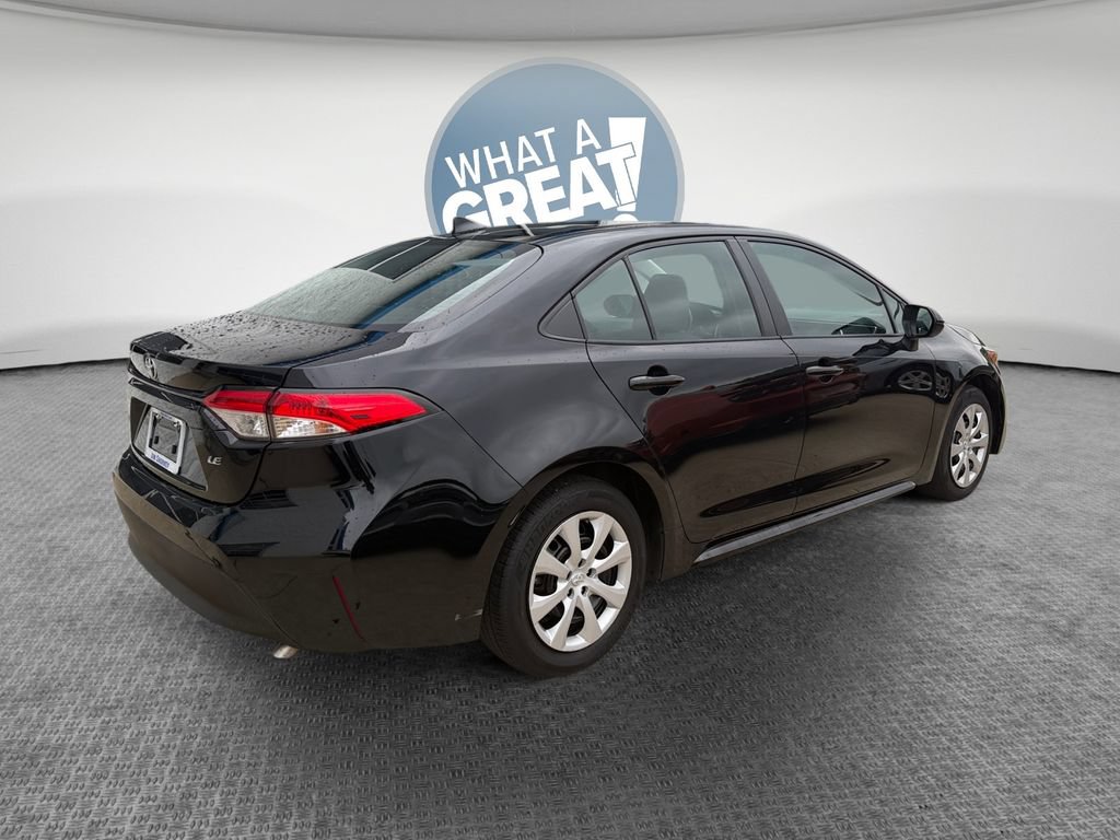 Used 2024 Toyota Corolla LE FWD image 3