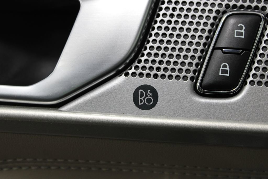 Used 2023 Ford Explorer Limited image 51