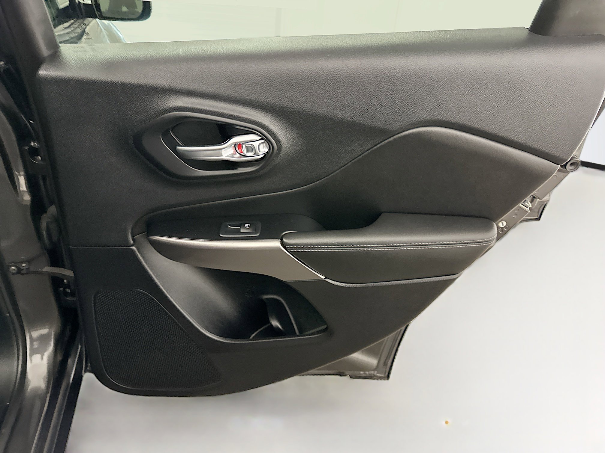 Used 2022 Jeep Cherokee Latitude Lux image 30