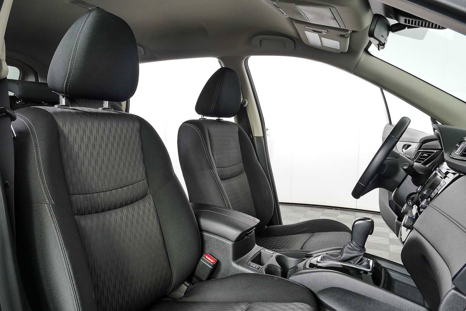 Used 2020 Nissan Rogue S w/ Special Edition Package FWD image 20