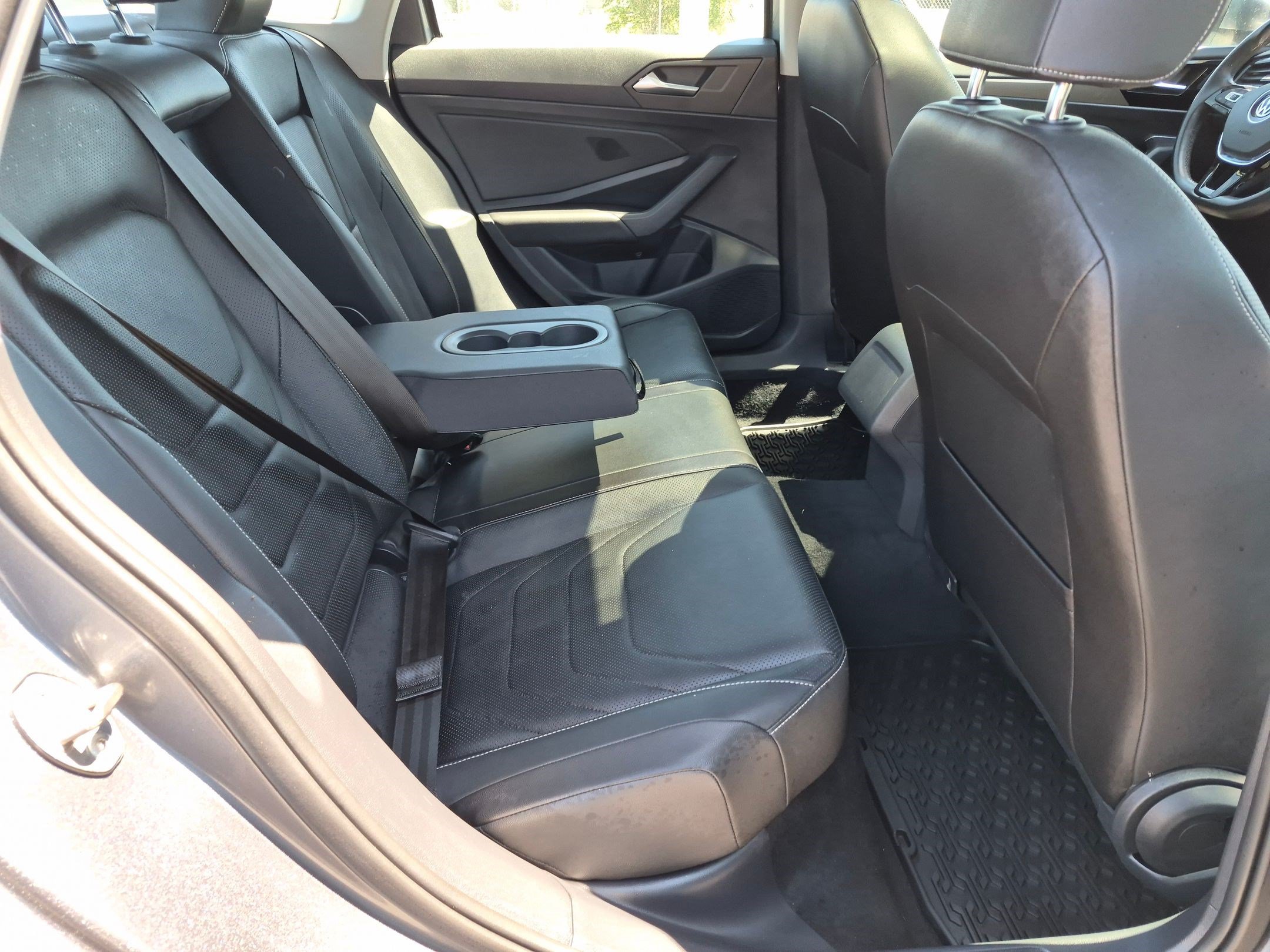 Used 2019 Volkswagen Jetta SEL Premium FWD image 32