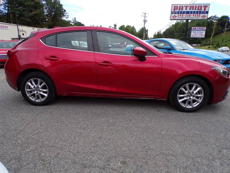 Used 2014 MAZDA MAZDA3 i Touring w/ Technology Package FWD image 10