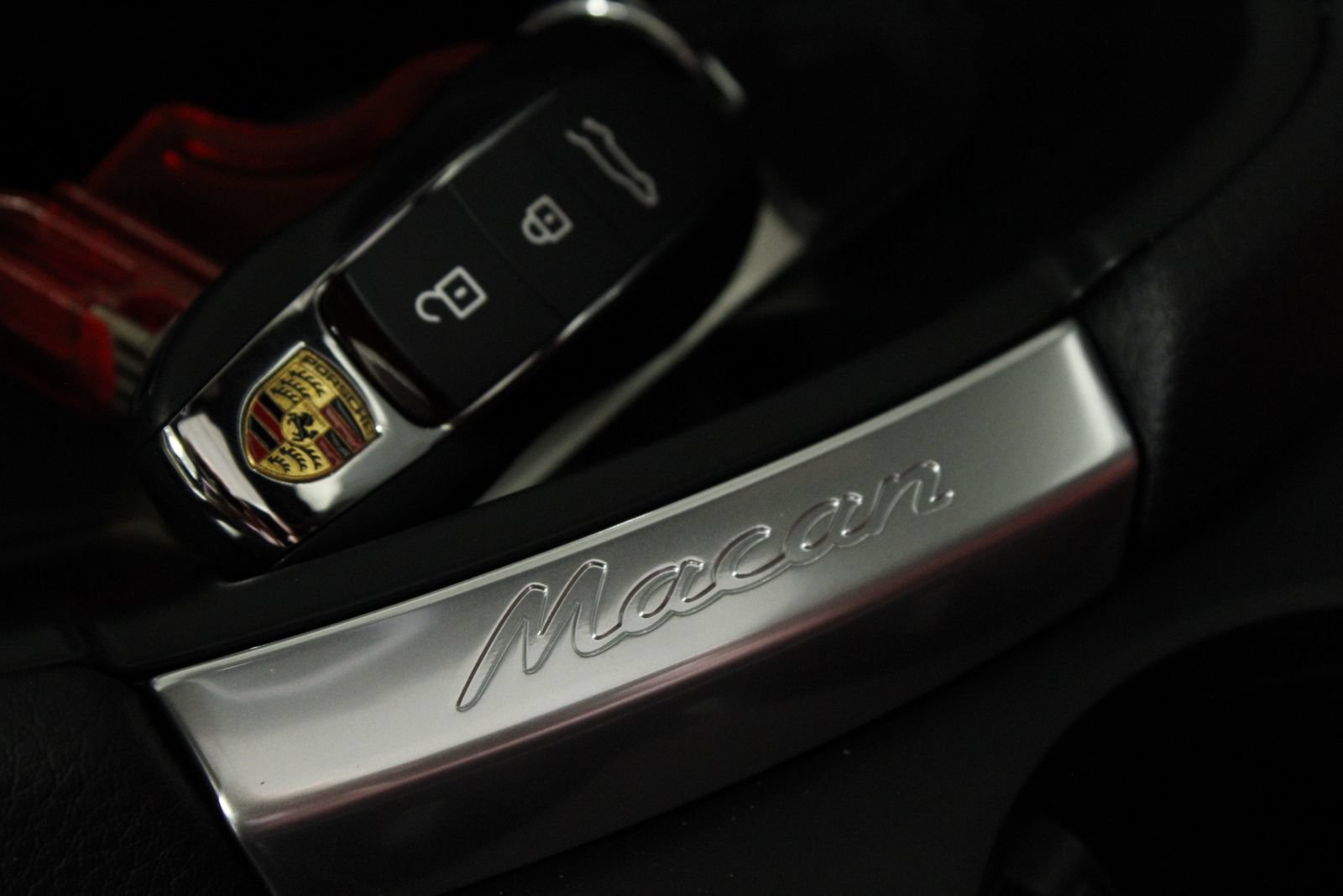 New 2026 Porsche Macan AWD/4WD image 34