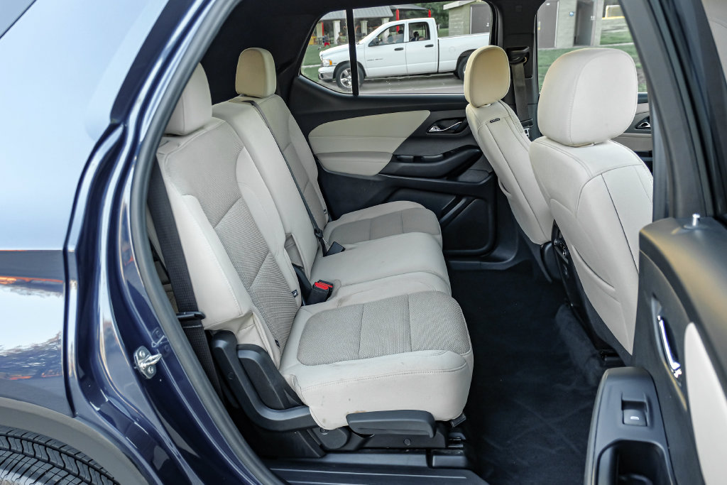 Used 2023 Chevrolet Traverse LS w/ Safety Package FWD image 39