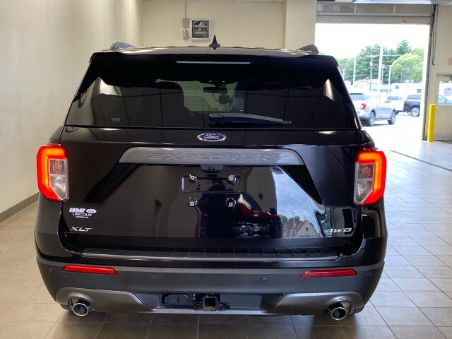 Used 2023 Ford Explorer XLT w/ Equipment Group 202A AWD/4WD image 6