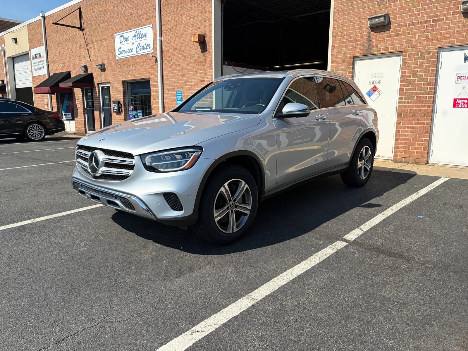 Used 2022 Mercedes-Benz GLC 300 4MATIC w/ Driver Assistance Package image 2