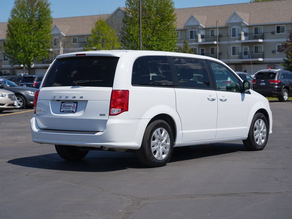 Used 2018 Dodge Grand Caravan SE w/ UConnect Hands-Free Group FWD image 3