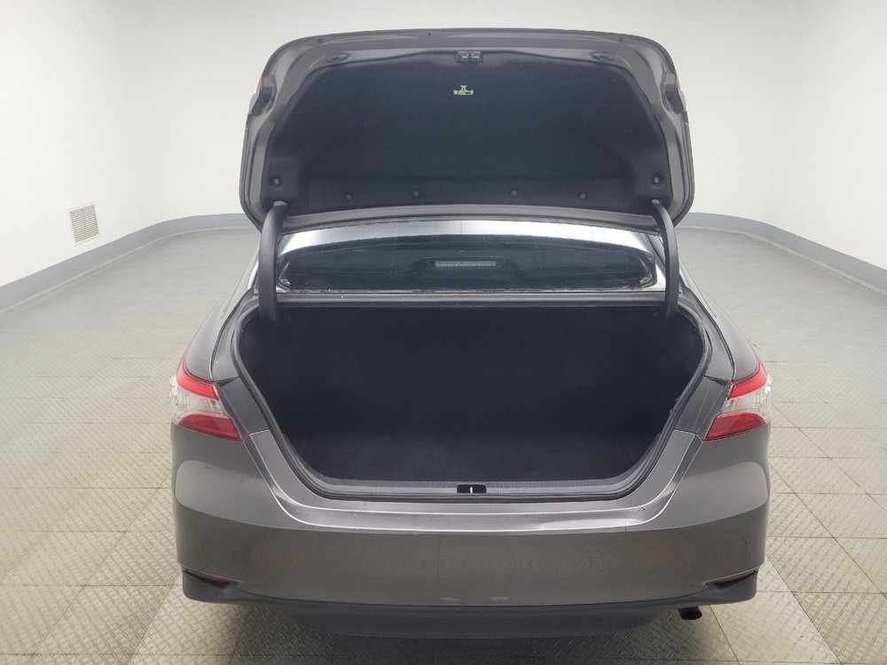 Used 2019 Toyota Camry L image 29