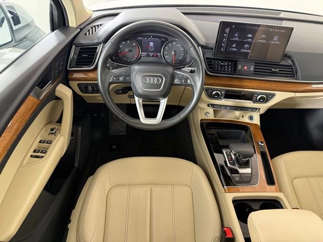 Used 2023 Audi Q5 2.0T Premium w/ Convenience Package image 11