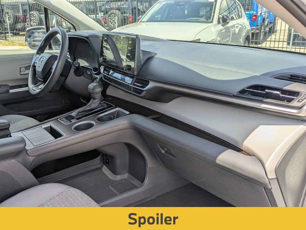 Used 2022 Toyota Sienna LE FWD image 31