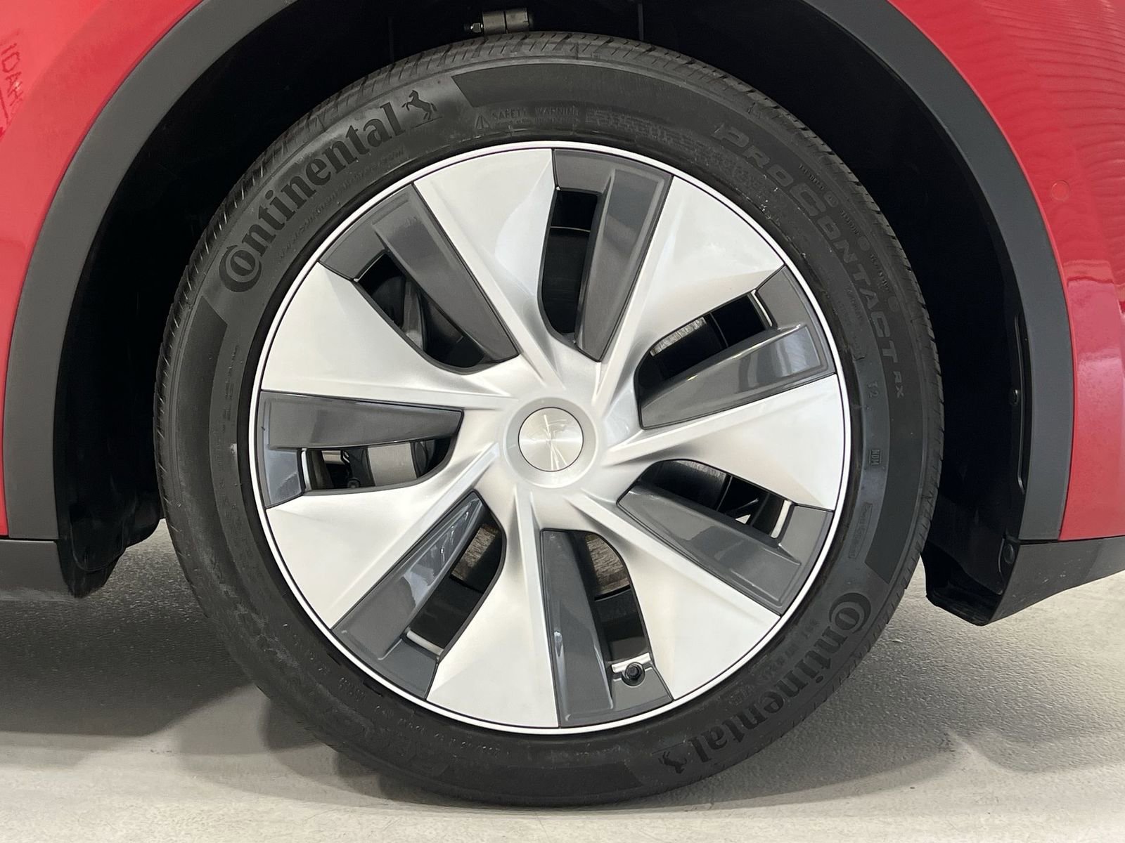 Used 2022 Tesla Model Y Long Range image 10