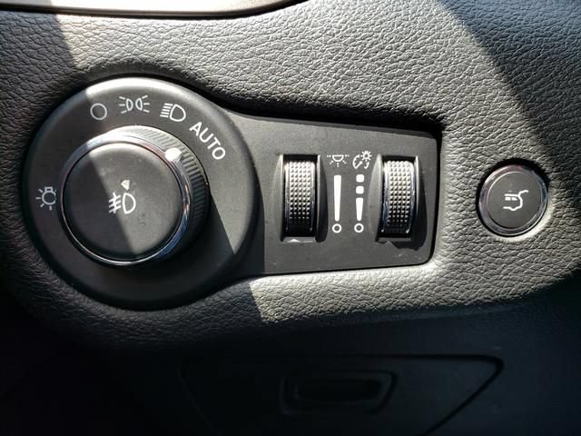 Used 2022 Jeep Cherokee Latitude Lux AWD/4WD image 28