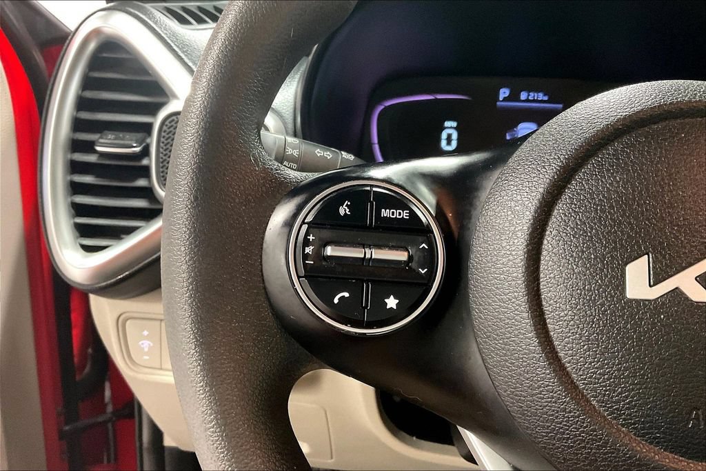 Used 2023 Kia Soul LX FWD image 23