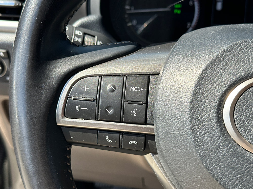 Used 2023 Lexus GX 460 Premium w/ Accessory Package AWD/4WD image 25