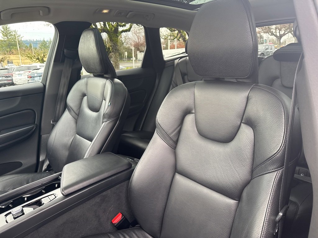 Used 2023 Volvo XC60 B5 Plus w/ Climate Package image 20