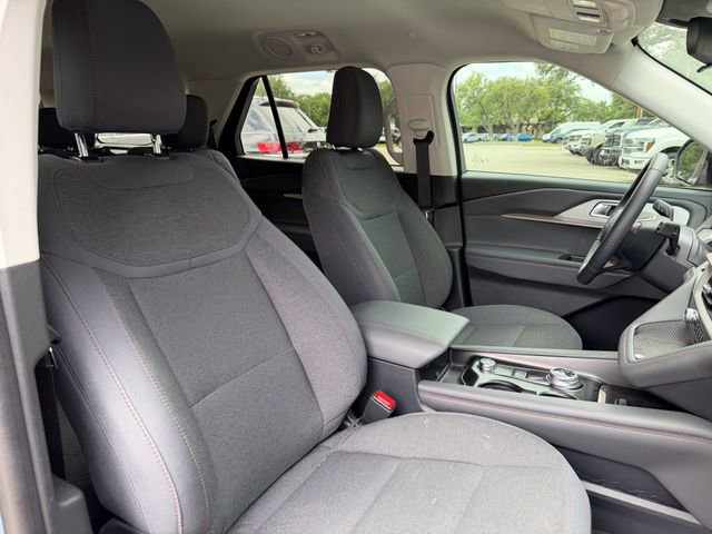 Used 2025 Ford Explorer Active RWD image 15