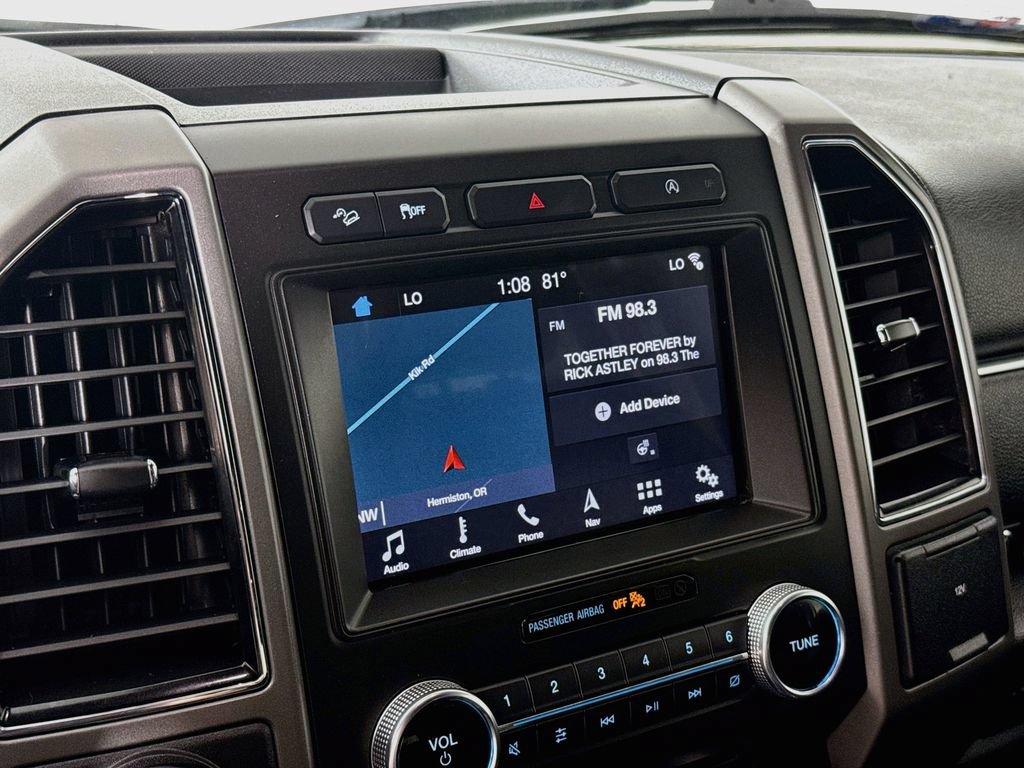 Used 2018 Ford Expedition XLT w/ Equipment Group 202A AWD/4WD image 16