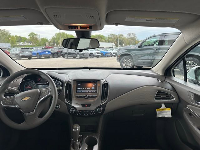 Used 2017 Chevrolet Cruze LT w/ Convenience Package FWD image 17
