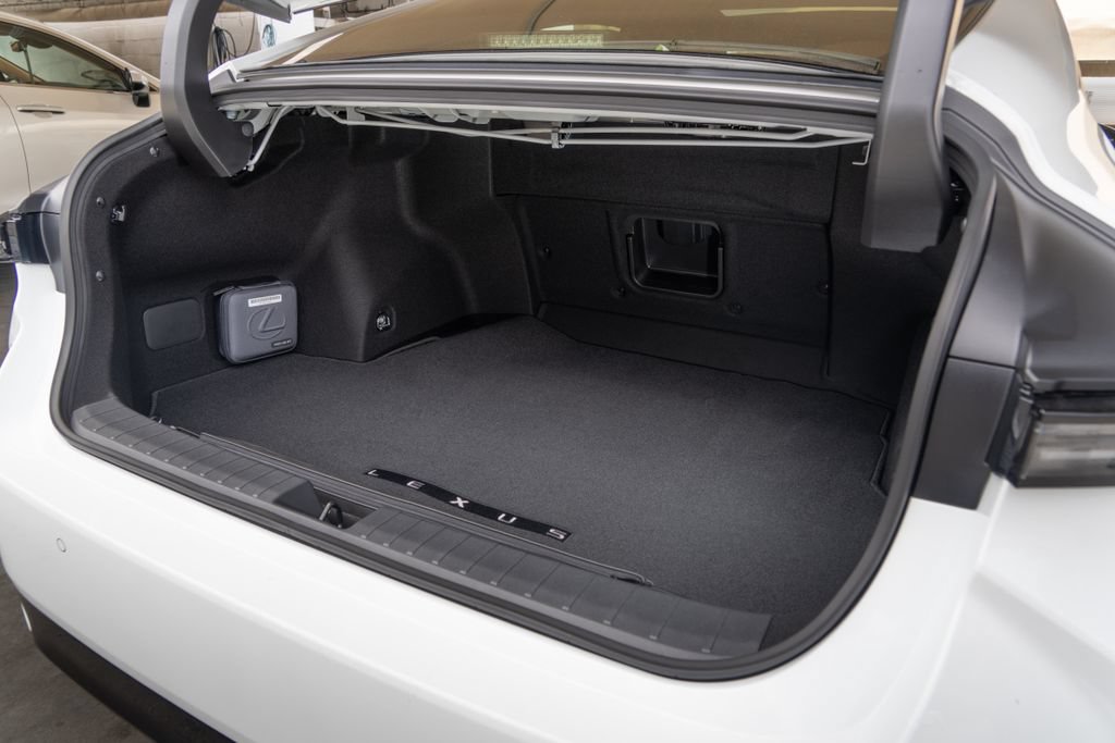 New 2026 Lexus ES 350e FWD image 12