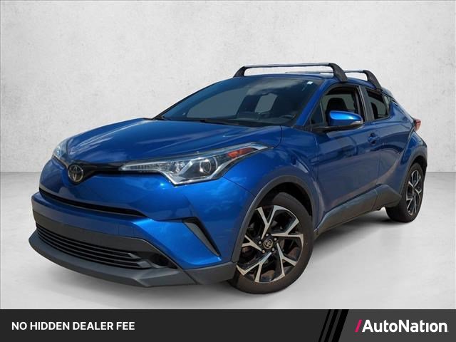 Used 2019 Toyota C-HR XLE FWD image 1