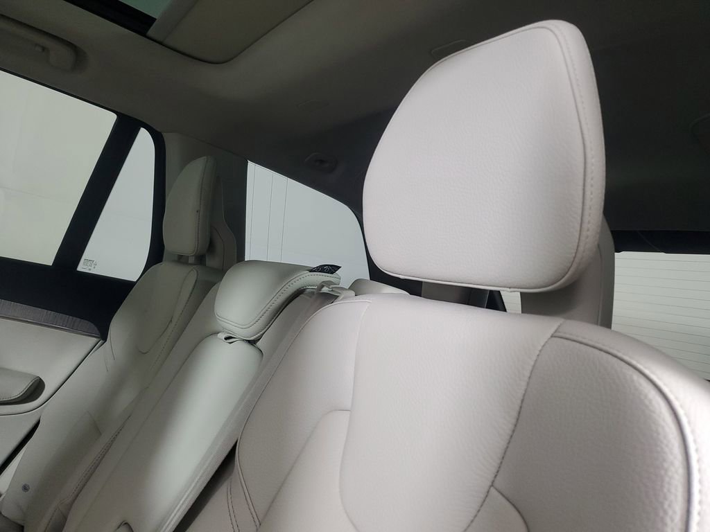 Certified 2024 Volvo XC90 T8 Plus w/ Protection Package image 17