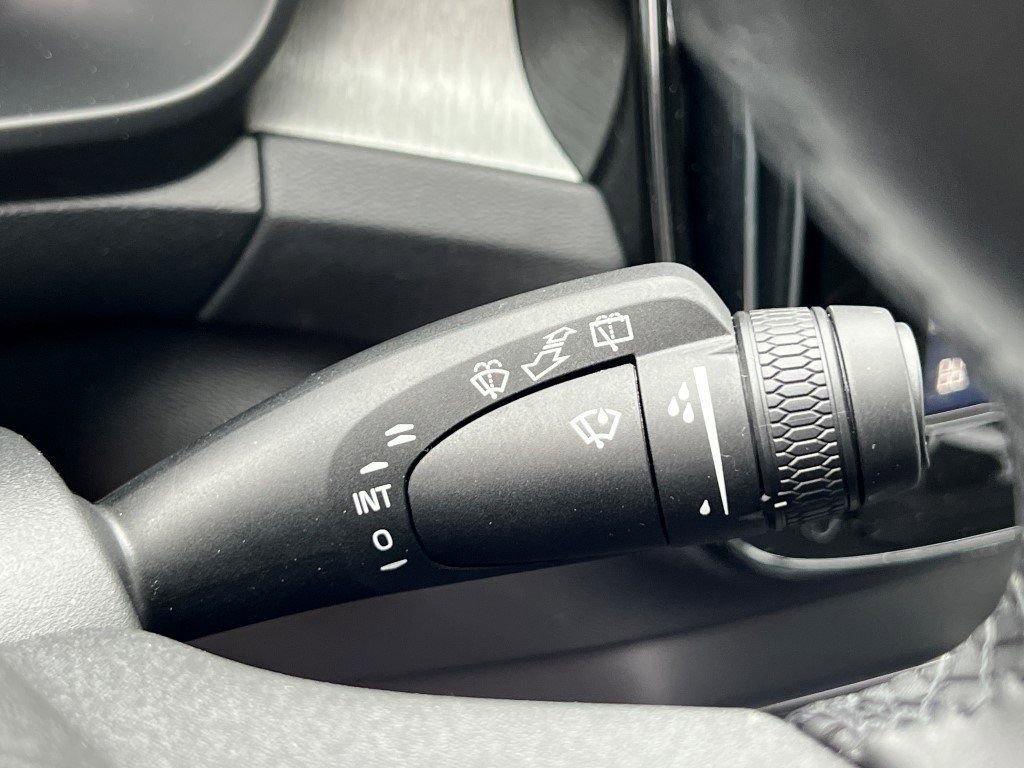 New 2026 Volvo XC40 B5 Ultra w/ Protection Package Premier image 27