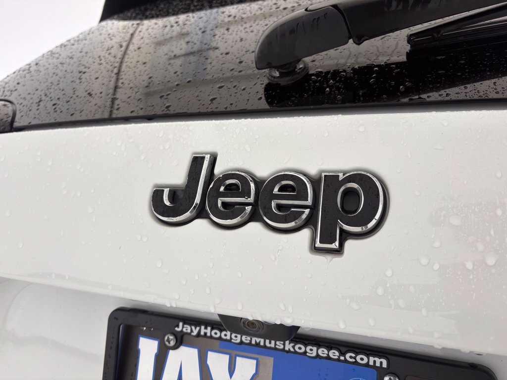 Used 2020 Jeep Cherokee Latitude FWD image 22