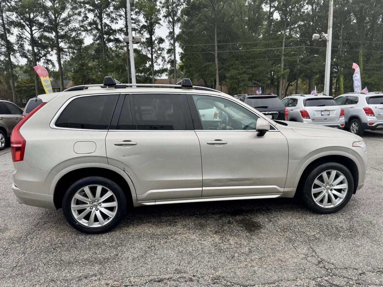 Used 2016 Volvo XC90 T6 Momentum w/ Momentum Plus Package image 6