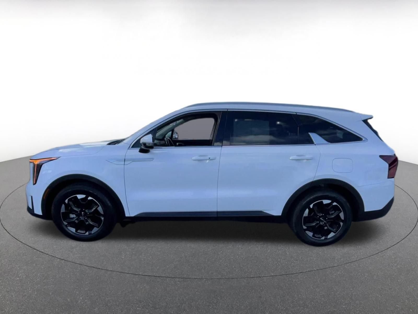 Used 2024 Kia Sorento S FWD image 8