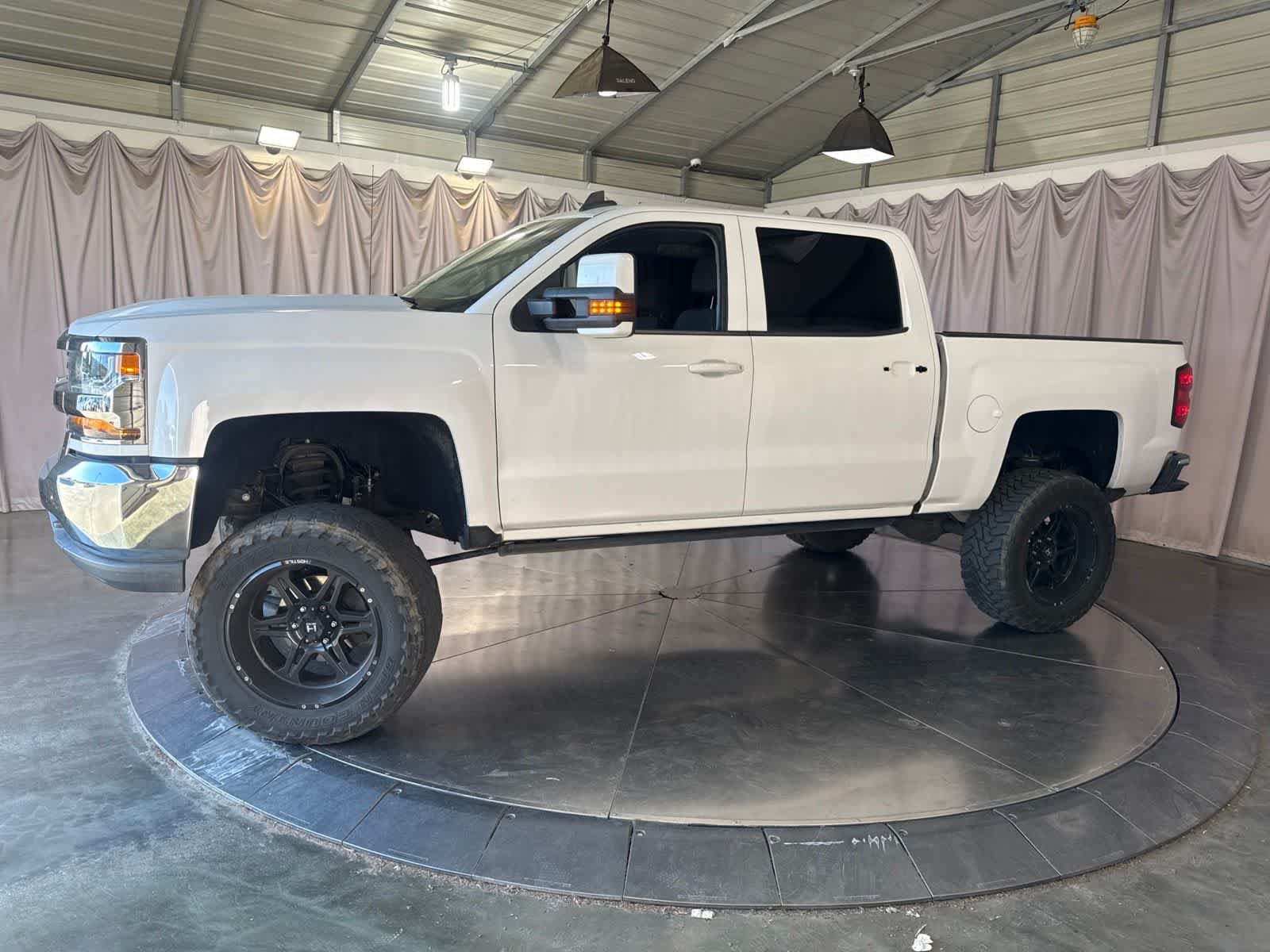 Used 2018 Chevrolet Silverado 1500 LT w/ Max Trailering Package AWD/4WD image 8